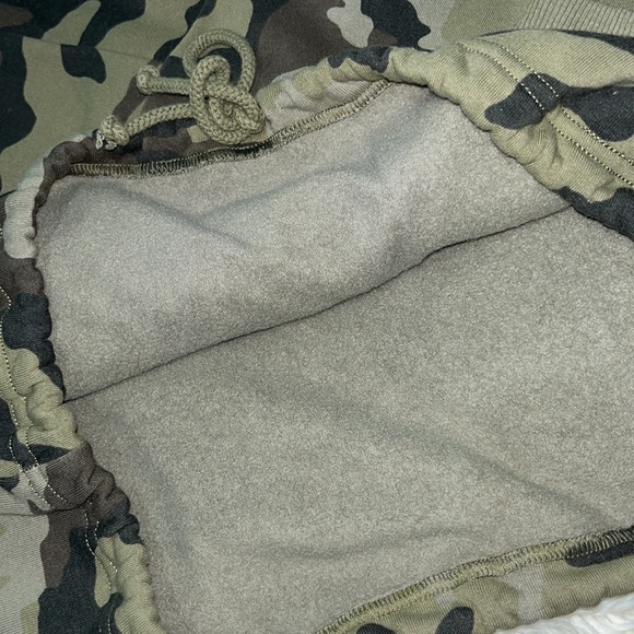 AE crewneck top - Picture 5 of 7